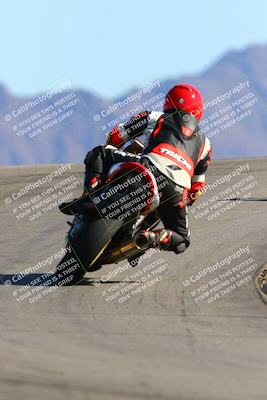 media/Jan-14-2022-Apex Assassins (Fri) [[4609ad47be]]/Trackday 2/Session 3/Turn 12 Backside/